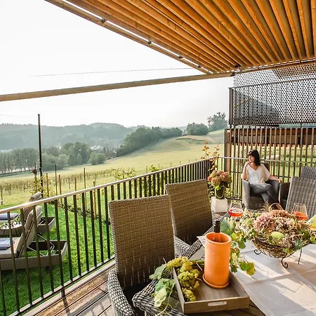 Wohnen Im Wein アパート *